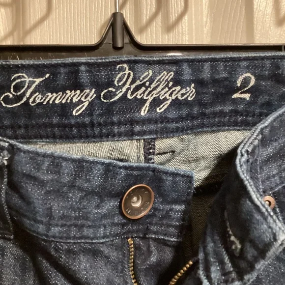 Tommy Hilfiger Cropped/Capri Jeans, Size 2 - Picture 2 of 10